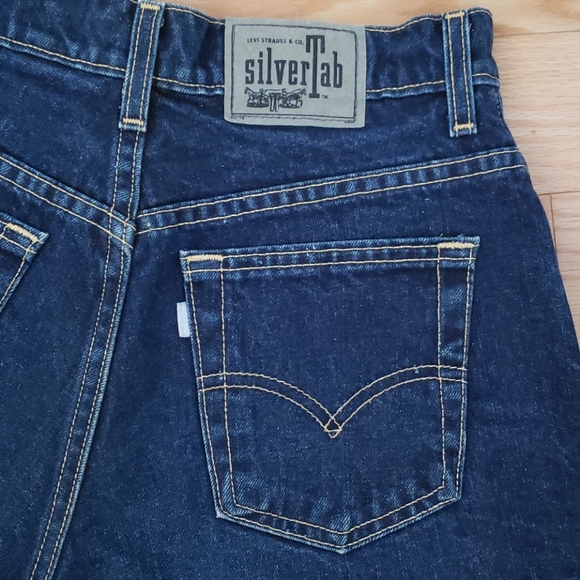 Levis Silver Tab Guy's Fit Denim Shorts Size 26 - Picture 3 of 9